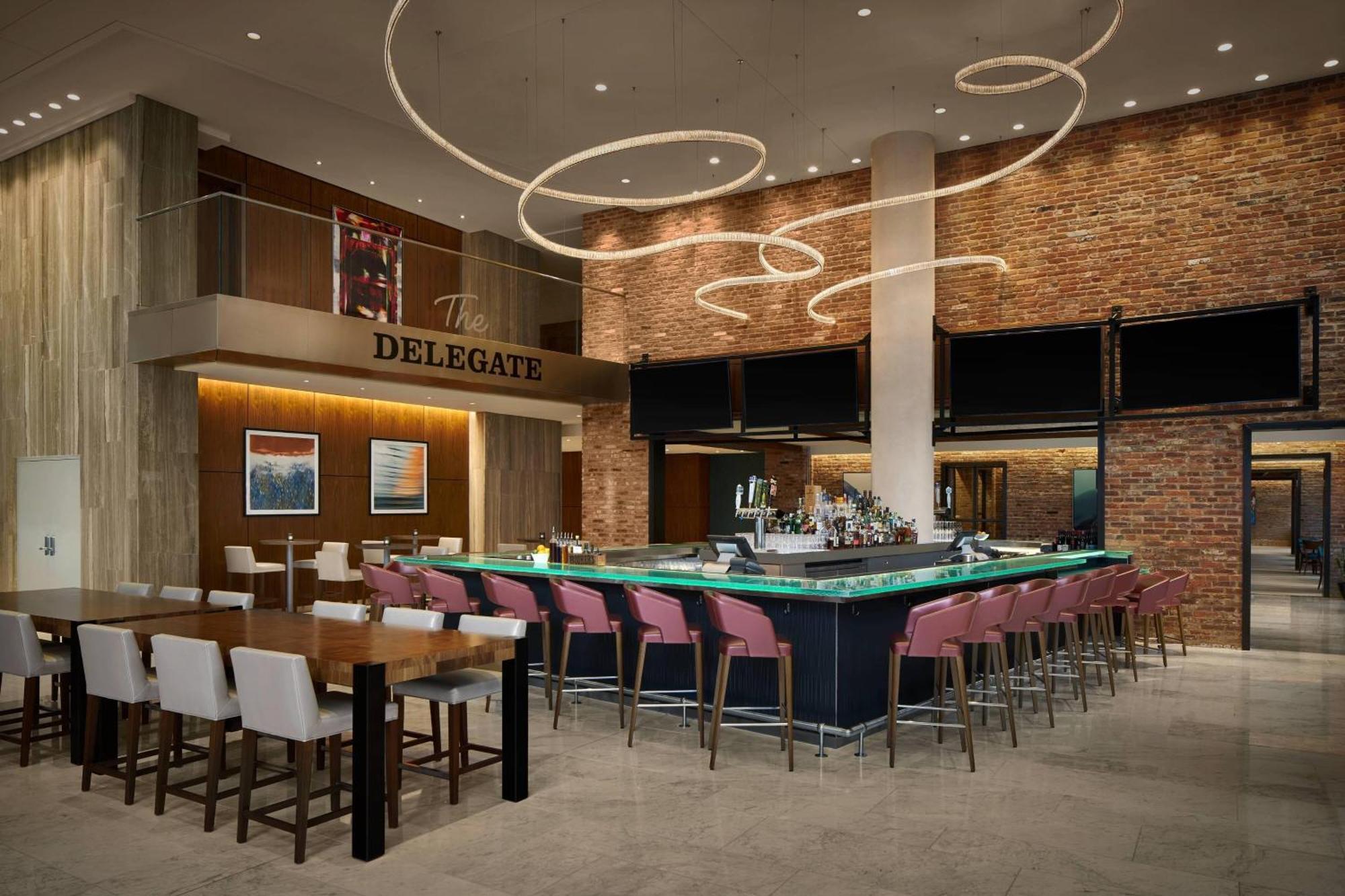 Courtyard By Marriott Downtown/convention Center Hotel