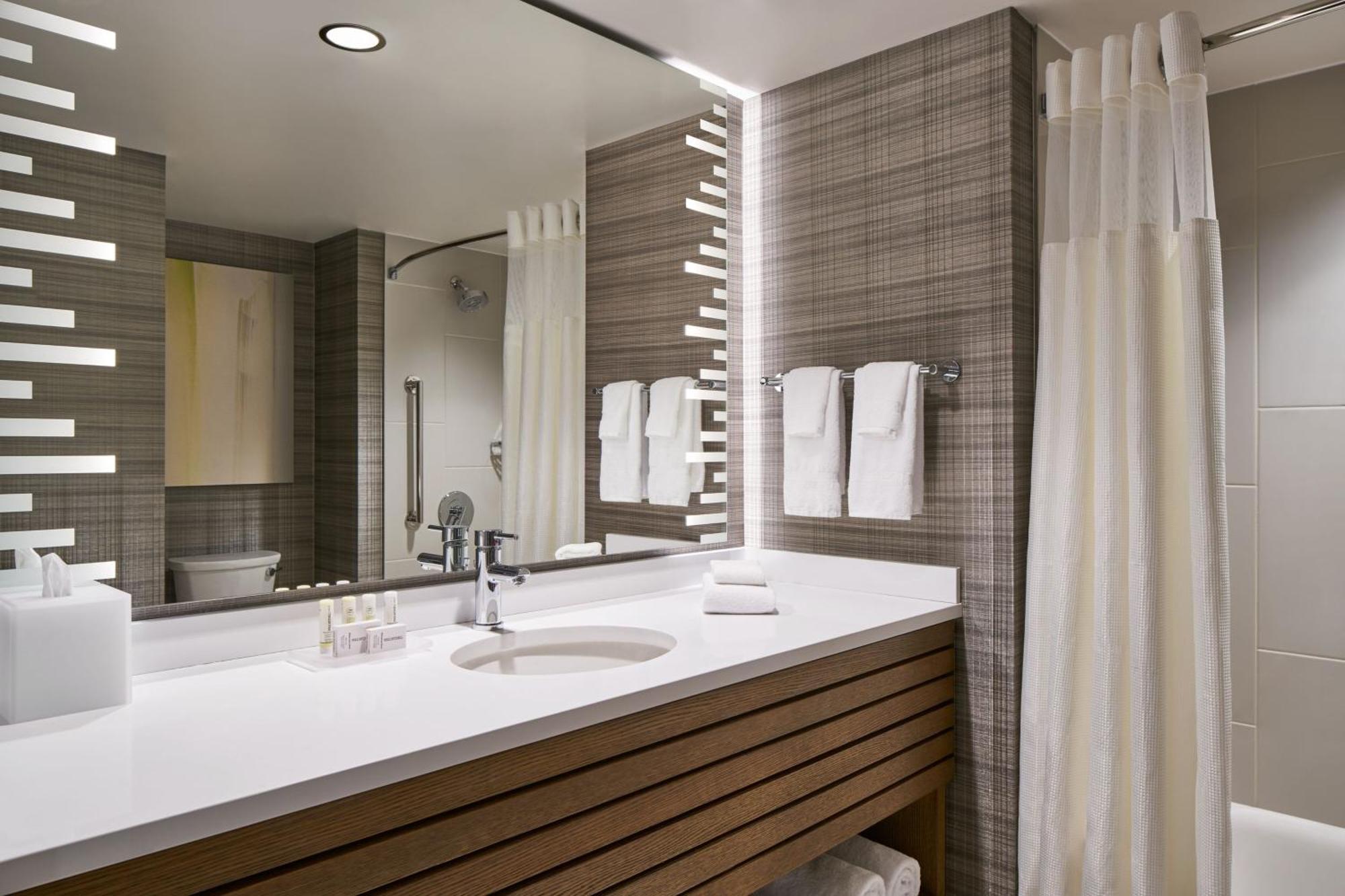 Courtyard By Marriott Downtown/convention Center Washington